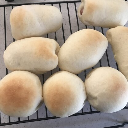 3歳の子と初めてのパン作り。ソーセージやチーズも入れてみましたがフワフワで美味しくて子供も大喜びでした。またリピートします！